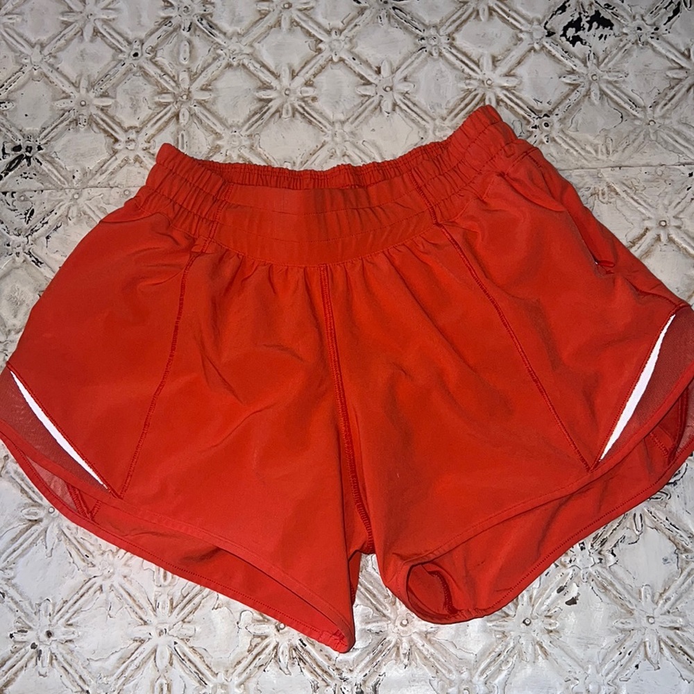 Lululemon Hotty hot shorts 4 inches Size 4 - orange